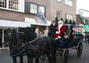 Kerstman met paardentram