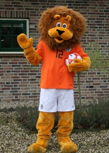 Leeuw mascotte EK WK